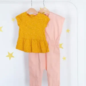 Macacão e camisola para menina